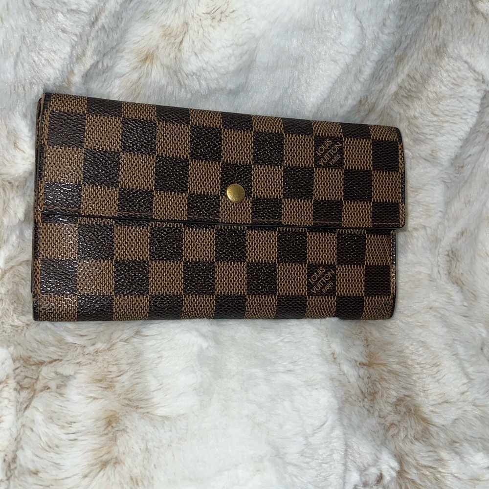 Elegant Brown Checkered Wallet